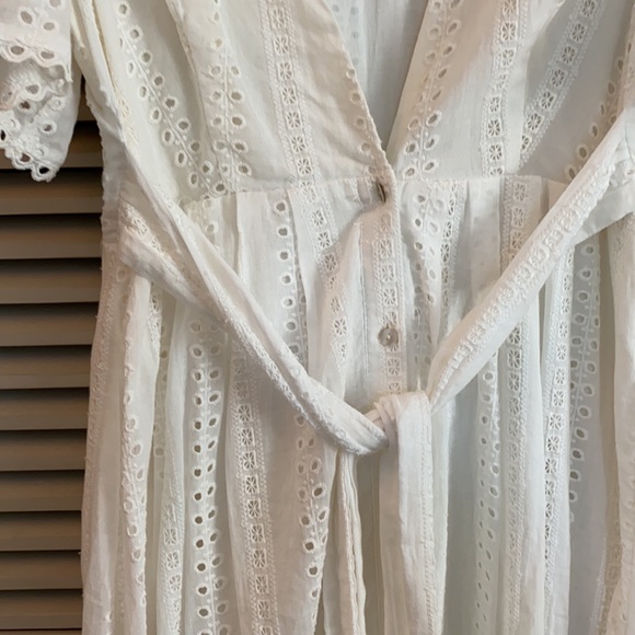 Eyelet midi dress - Picture 4 of 5